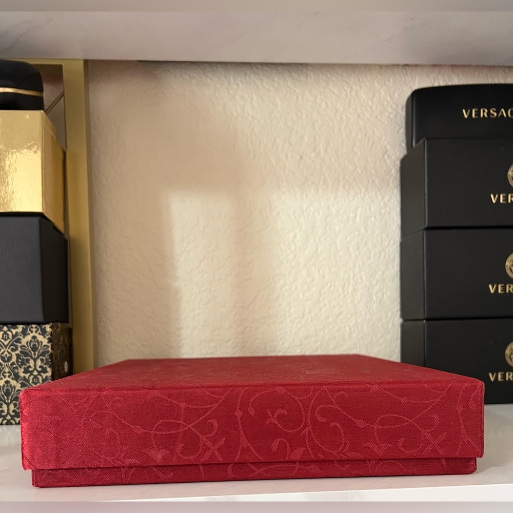 Red Cloth Floral Storage Box - Picture 5 of 5